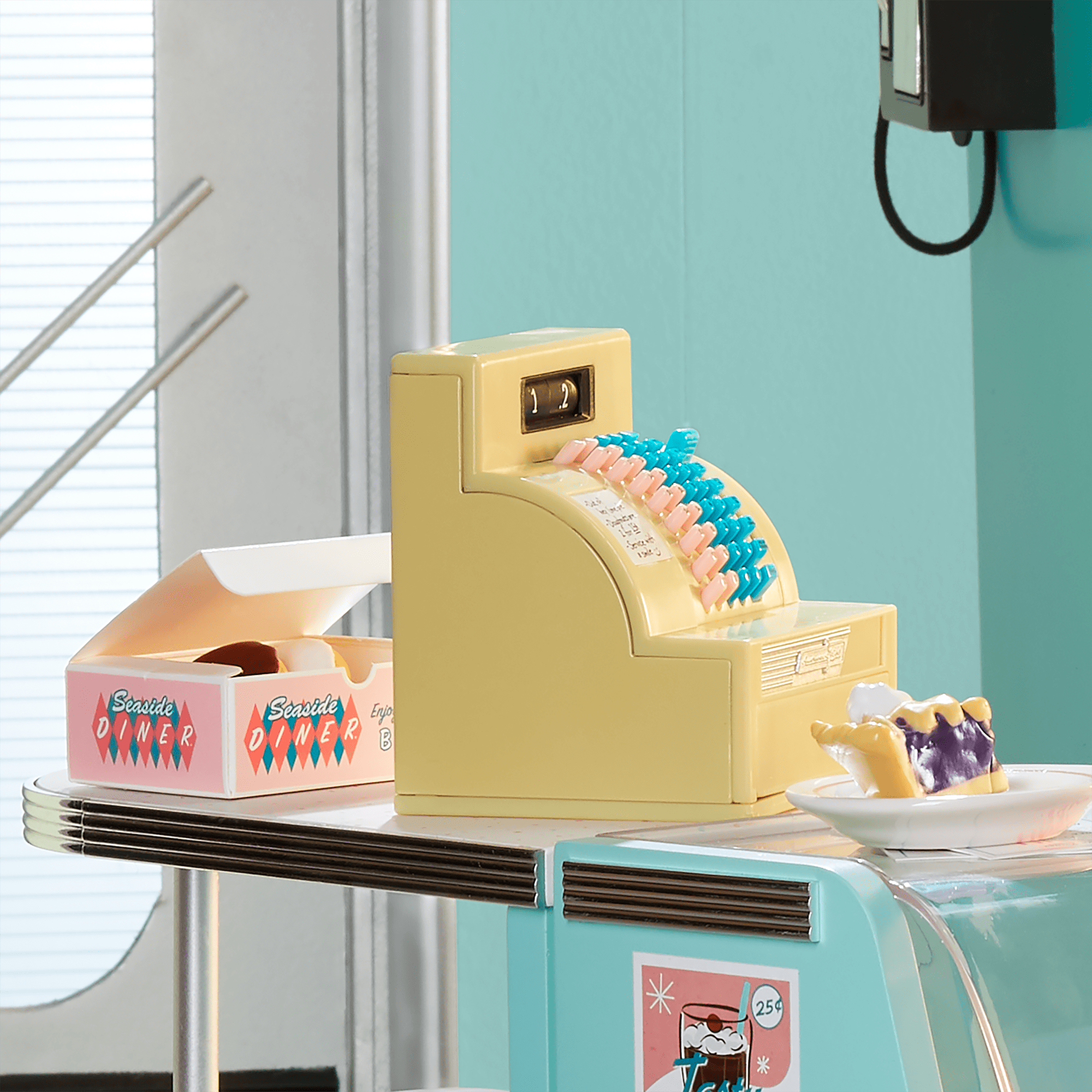 Maryellen's Seaside Diner Bakery Case for 18-inch Dolls (Historical Characters) - Image 4