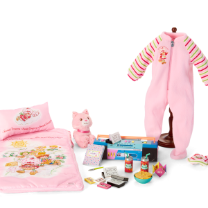 Courtney's Strawberry Shortcake Sleepover Bundle (Historical Characters)